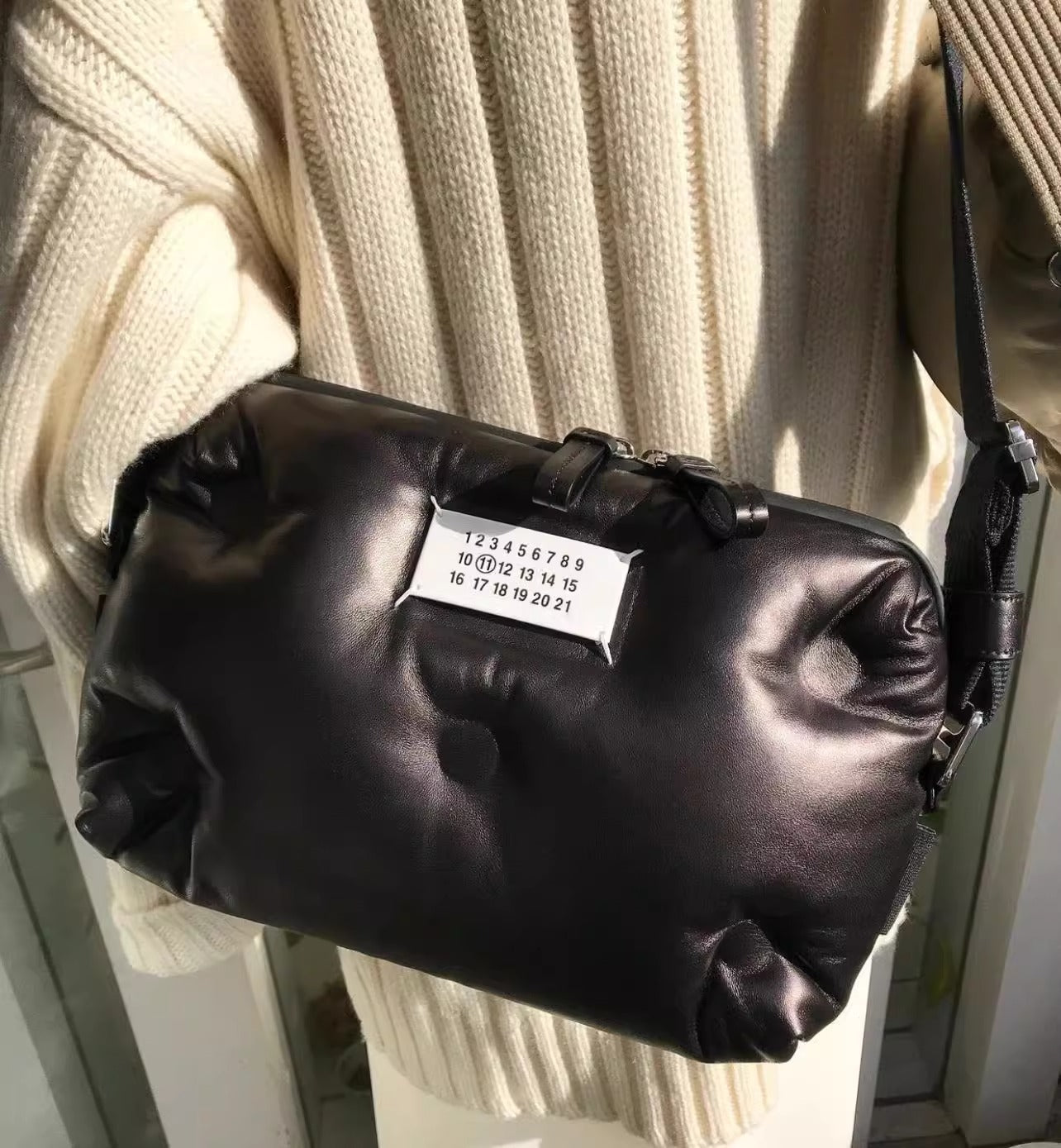 网红云朵百搭时尚真皮软皮包情侣包斜挎黑色羊皮枕头包潮一件代发