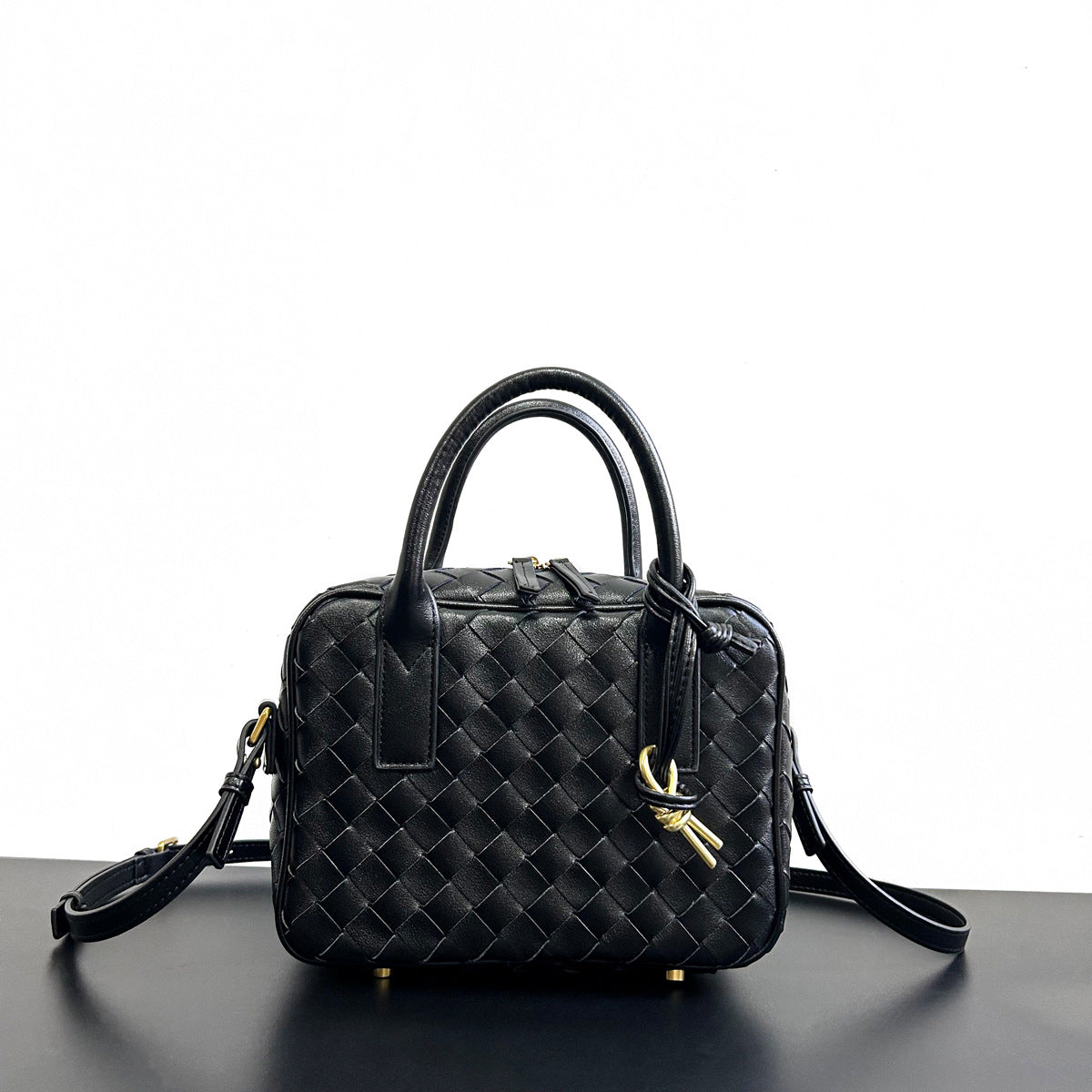 进口2023牛皮编织手提小方包饭盒包斜挎包高级冷波士顿编织小方包