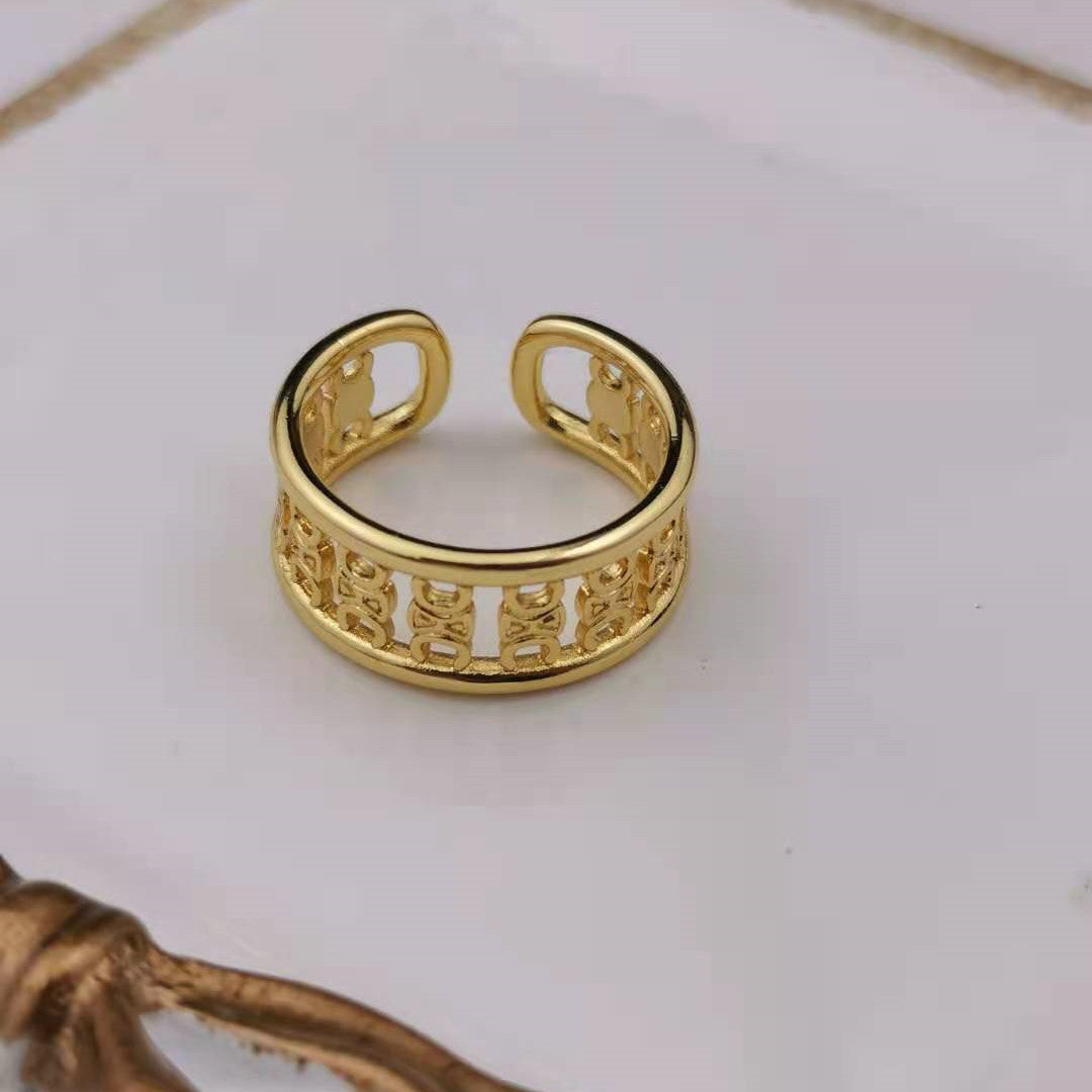 赛家新款凯旋门戒指高级感气质金色光面甜酷风几何形徽章开口指环