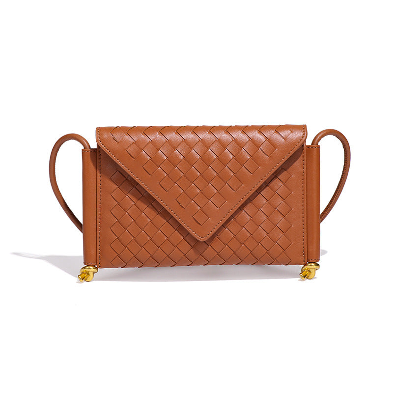 夏季洋气百搭编织女包简约休闲单肩斜跨邮差包新款潮流手拿信封包