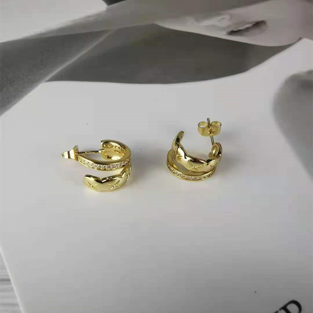 赛家新款菱格纹镶钻耳钉几何形设计感港味欧美冷淡风C形耳环ins风