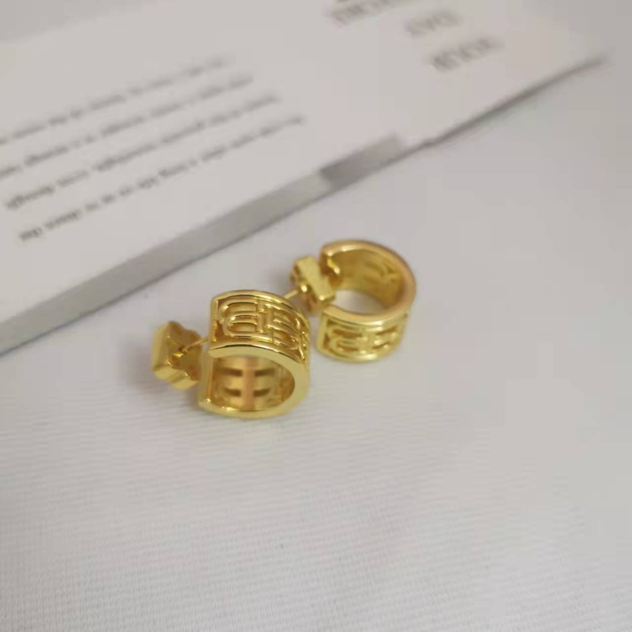 B家21新款C形耳钉女双B耳饰高级感气质小众耳饰光面镀金字母耳环