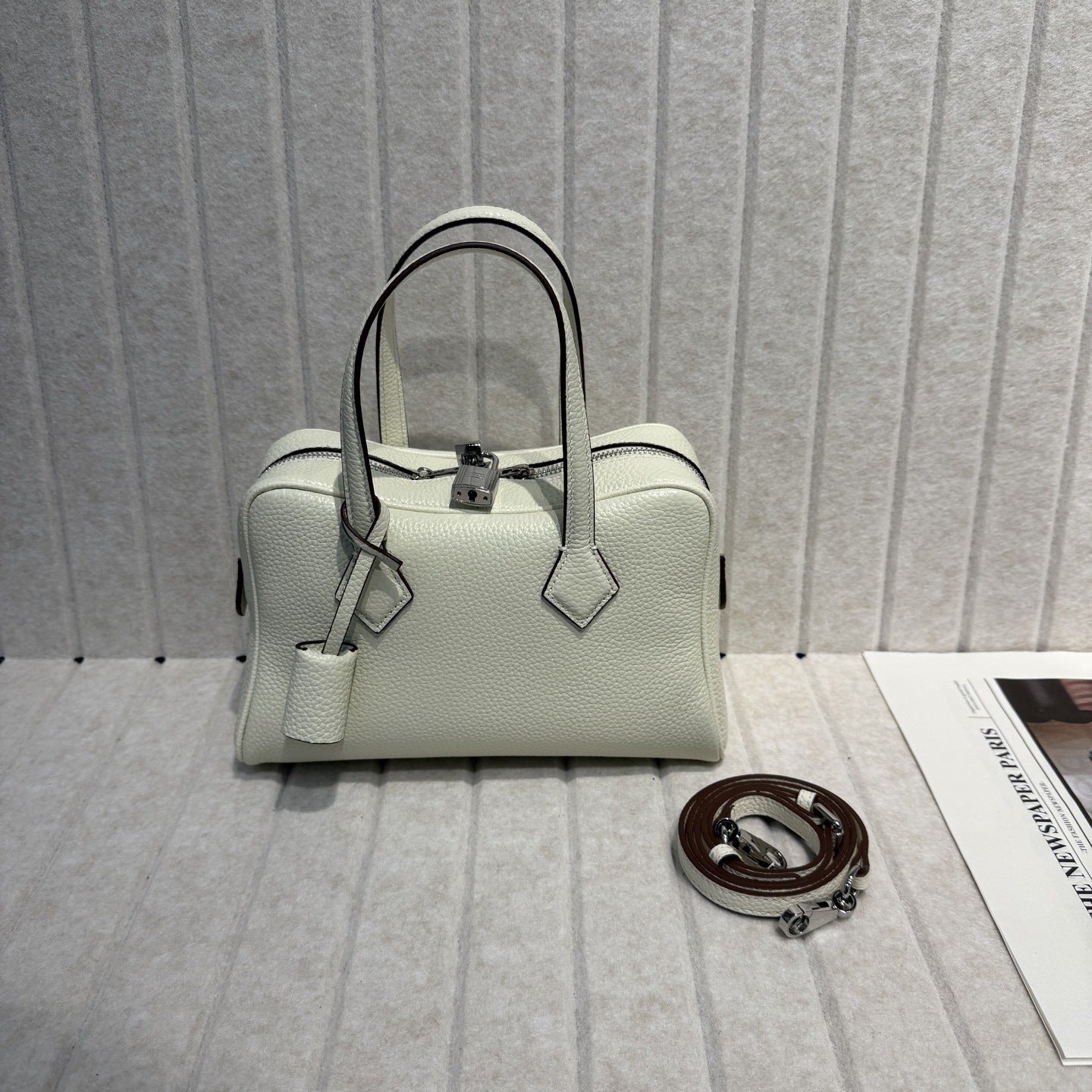 2025新款高端TC皮牛皮维多利亚真皮女包简约保龄球腋下包手提斜挎