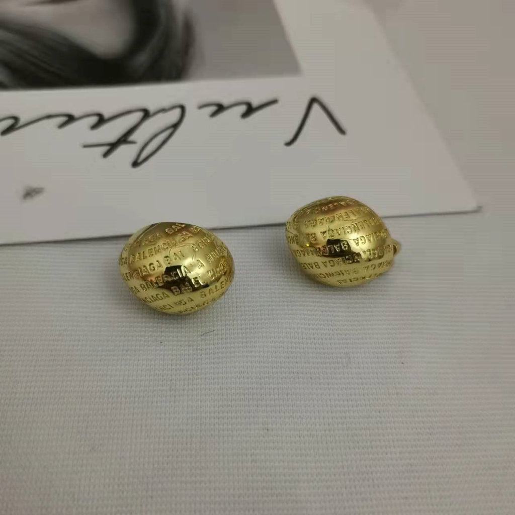 B家21新款蛋形字母耳钉女高级感气质港风镀金几何形光身圆球耳环