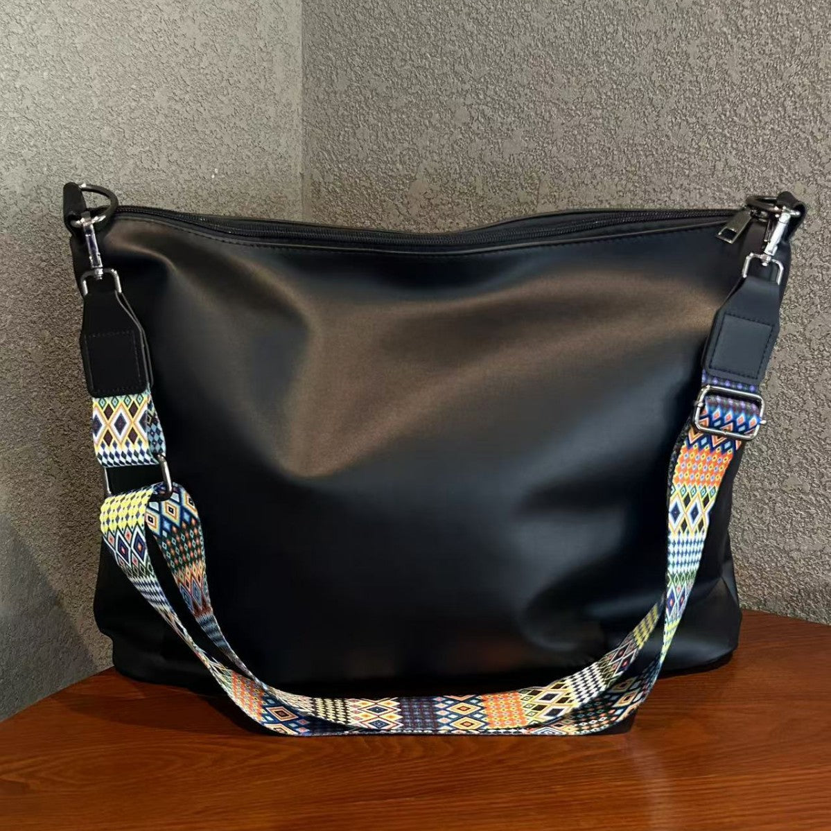 大容量托特包百搭黑色单肩斜挎包健身ins小众轻奢街头通勤电脑包