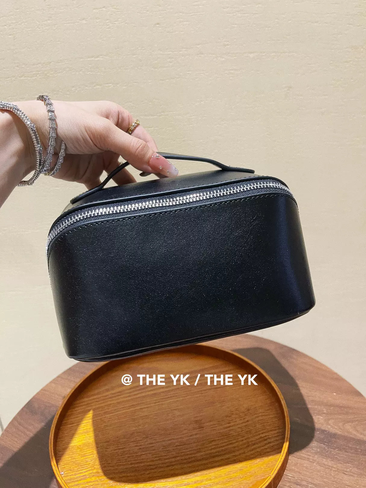 真皮刺绣H化妆包洗漱包旅行出差便捷化妆品口红收纳包大容量手拿