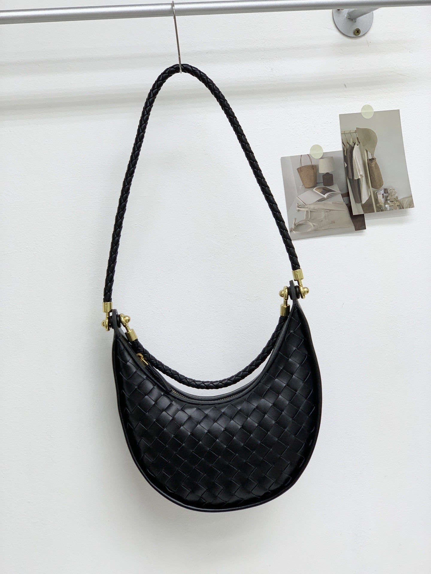 网红爆款编织纹真皮腋下包女百搭2025春季新款牛皮单肩斜跨饺子包